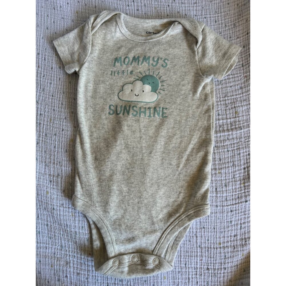 Carter’s 4 piece set 6mo Body Suit “Mommy” theme Short sleave - Picture 2 of 13
